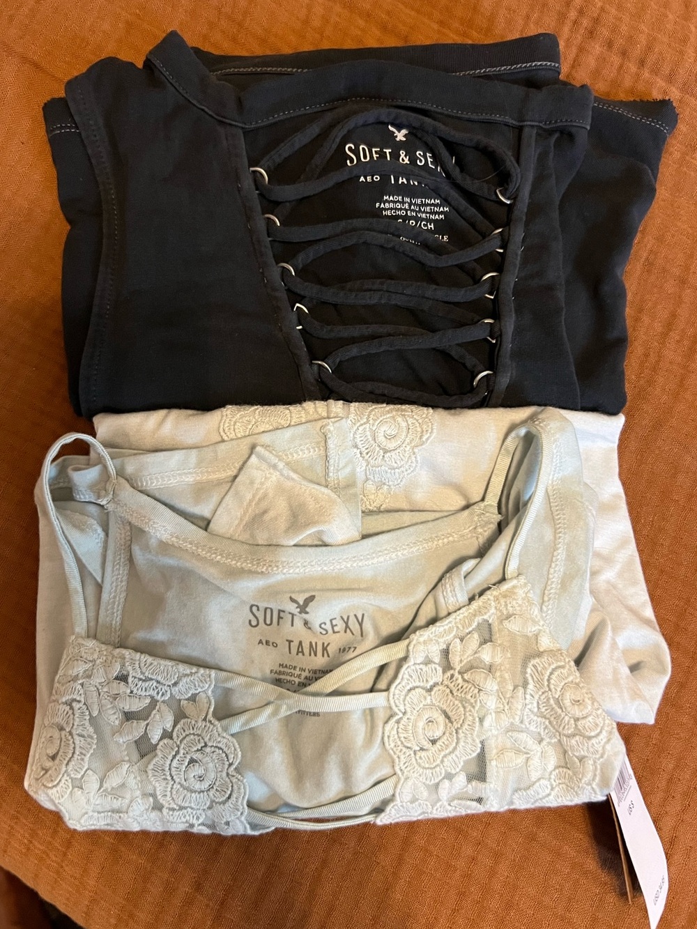 2 American Eagle Soft & Sexy Lace Tanks grey and light green sz S one NWT (A228)